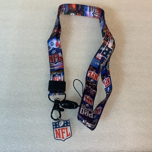 NFL Cleveland Browns Football Landyard - Picture 4 of 4